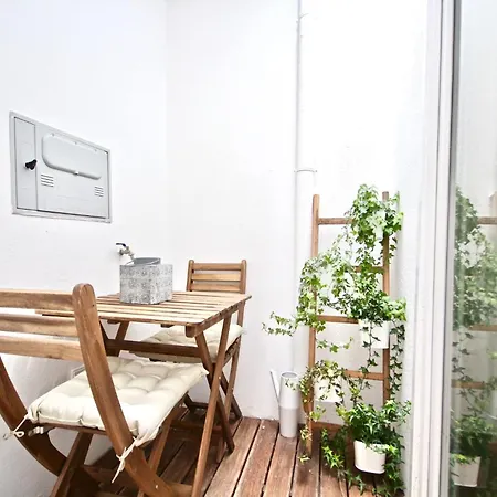 Apartment Akicity Graca Story *